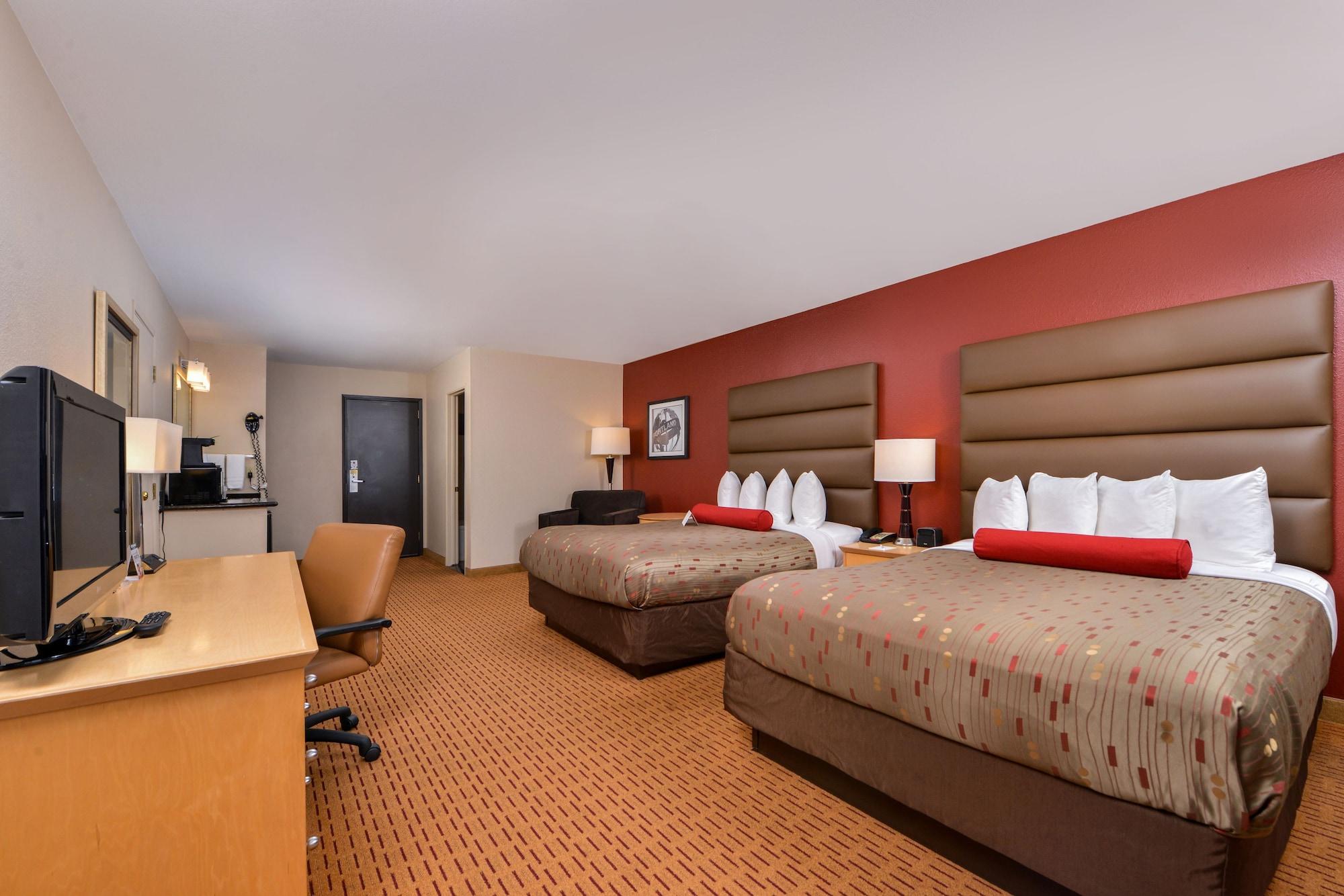 Clackamas Inn And Suites Экстерьер фото