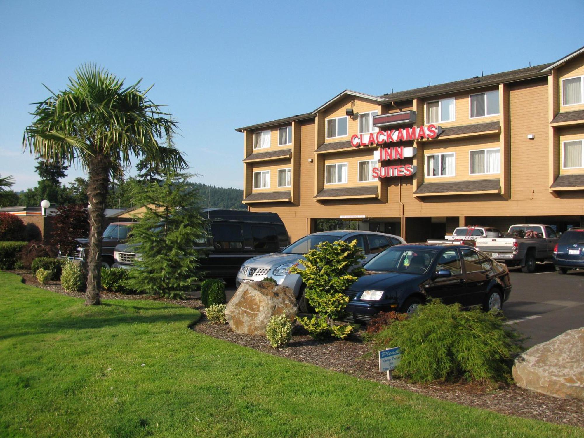 Clackamas Inn And Suites Экстерьер фото
